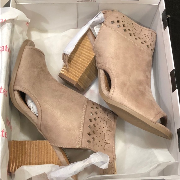 NOT RATED Chiara Peep-Toe Pump BOOTS - Picture 3 of 3